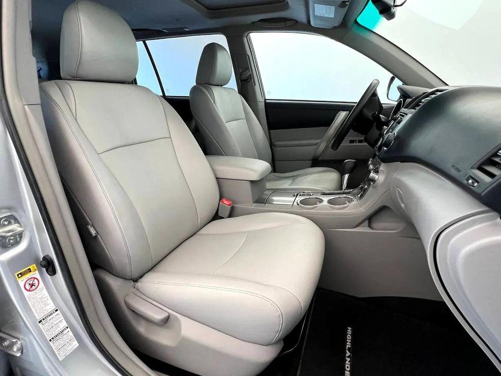 used 2013 Toyota Highlander car, priced at $12,900
