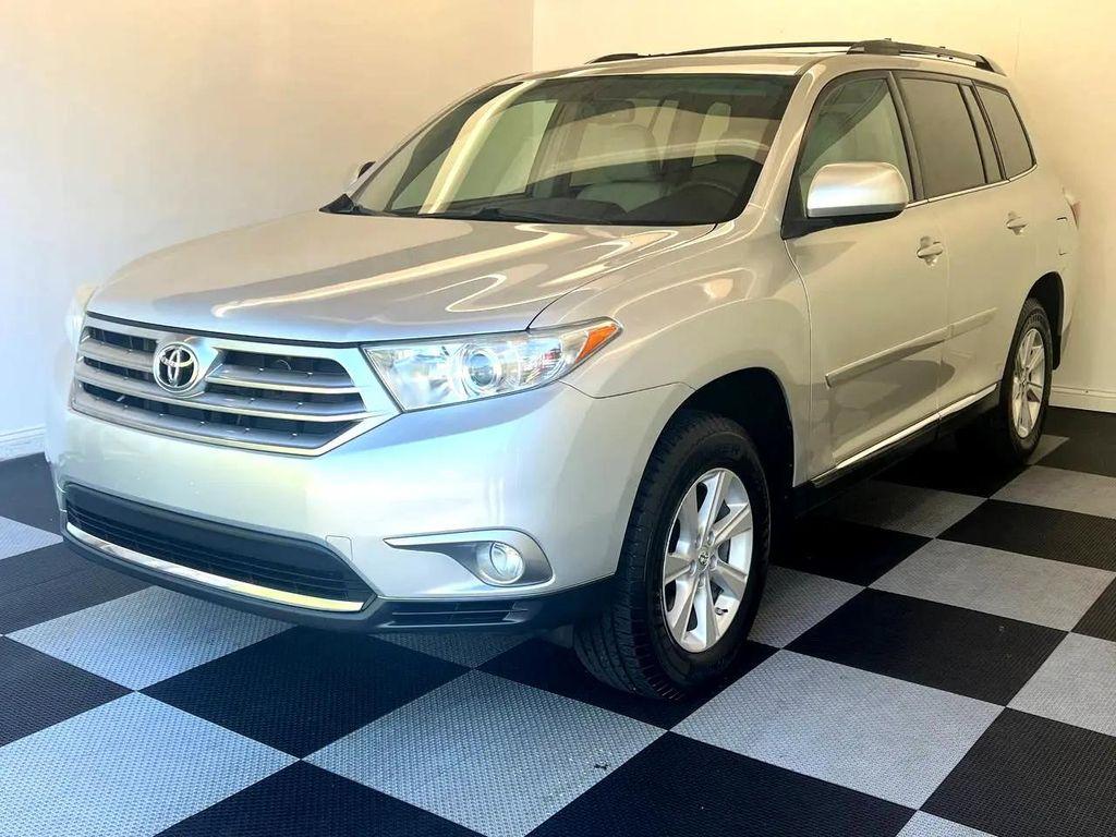 used 2013 Toyota Highlander car, priced at $12,900