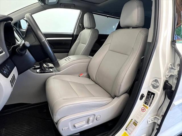 used 2019 Toyota Highlander car, priced at $21,900
