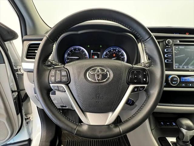 used 2019 Toyota Highlander car, priced at $21,900