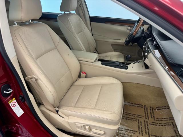 used 2013 Lexus ES 300h car, priced at $15,900