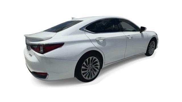 new 2024 Lexus ES 300h car, priced at $54,405