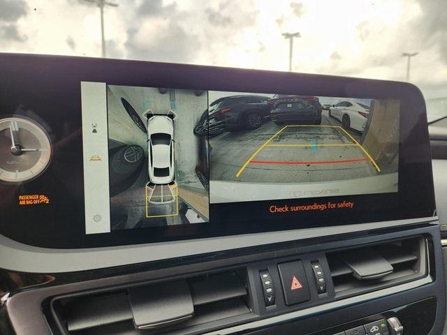 new 2025 Lexus ES 300h car, priced at $57,219