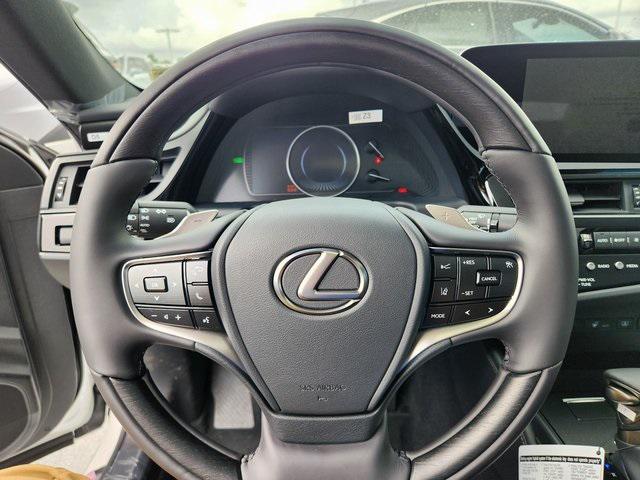 new 2025 Lexus ES 300h car, priced at $57,219