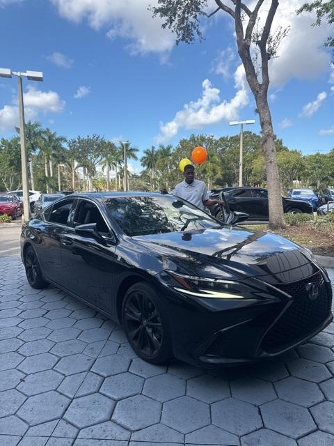 used 2022 Lexus ES 350 car, priced at $37,898