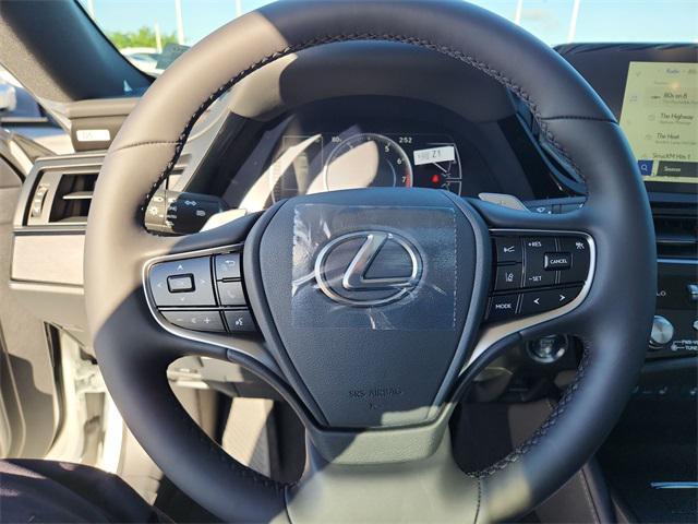 new 2025 Lexus ES 350 car, priced at $50,194