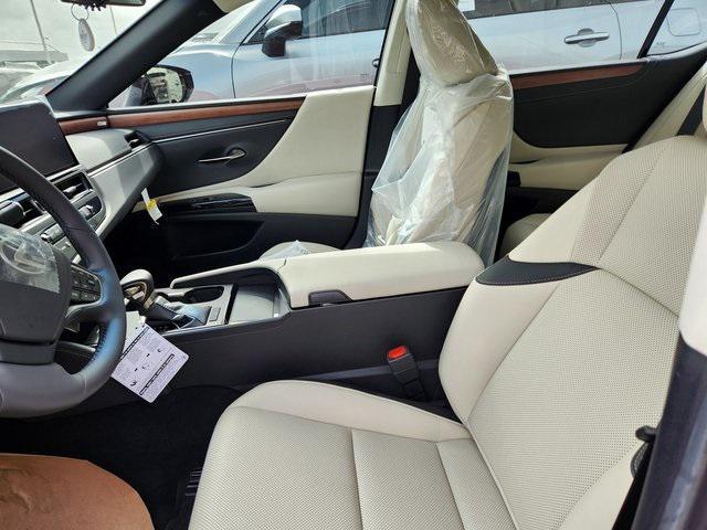 new 2025 Lexus ES 350 car, priced at $49,874