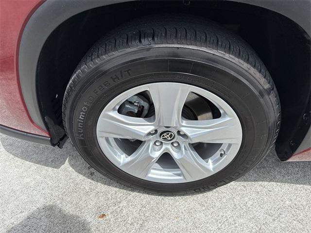 used 2022 Toyota Highlander car, priced at $29,898