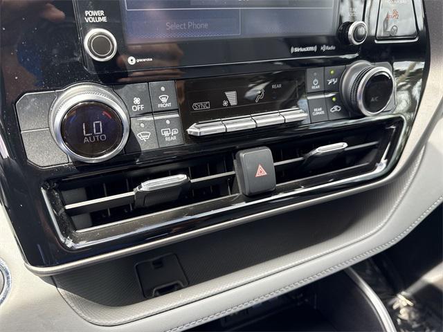 used 2022 Toyota Highlander car, priced at $29,898