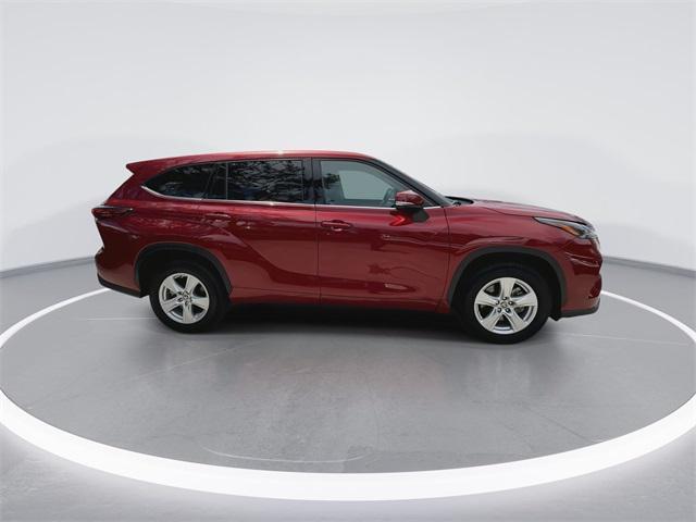 used 2022 Toyota Highlander car, priced at $29,898