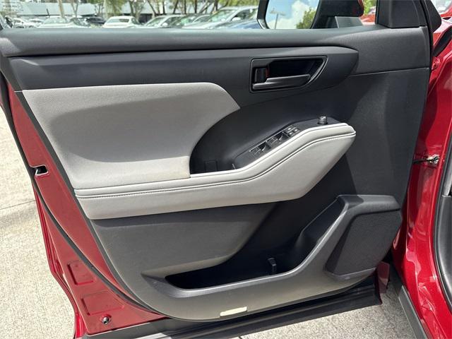 used 2022 Toyota Highlander car, priced at $29,898