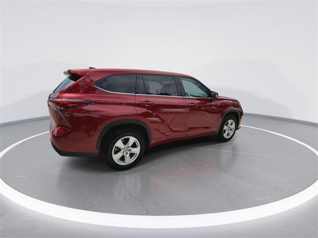 used 2022 Toyota Highlander car, priced at $29,898