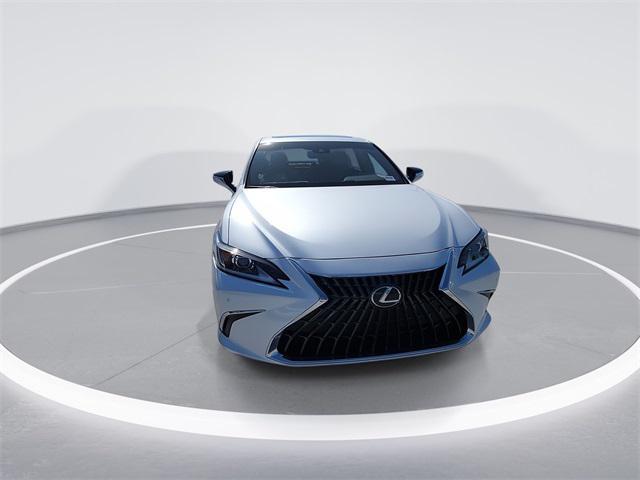 new 2025 Lexus ES 300h car, priced at $51,194