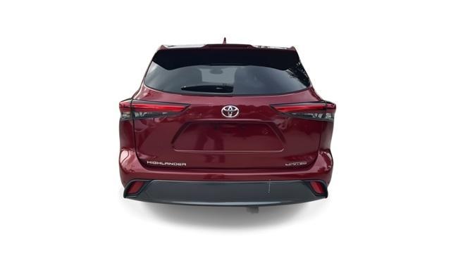 used 2021 Toyota Highlander car, priced at $33,898