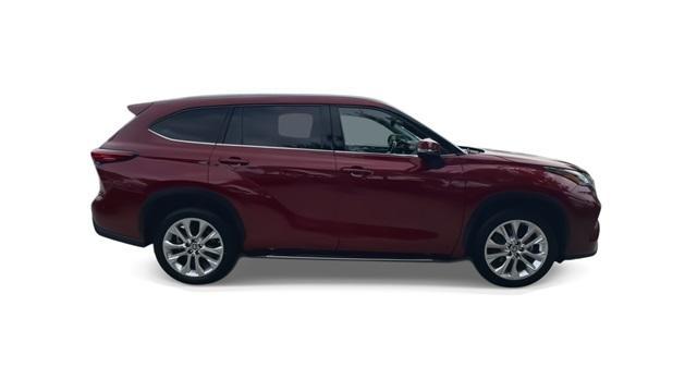 used 2021 Toyota Highlander car, priced at $33,898