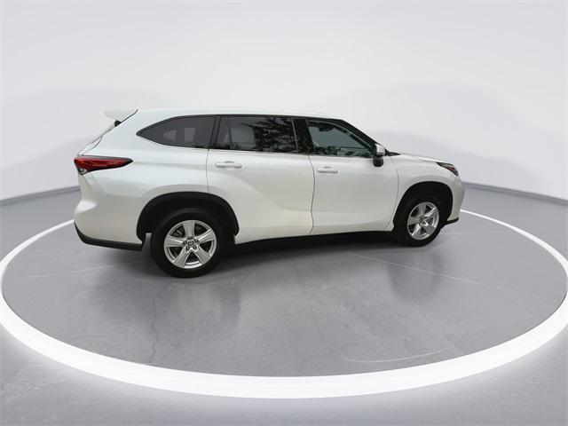 used 2022 Toyota Highlander car, priced at $26,998