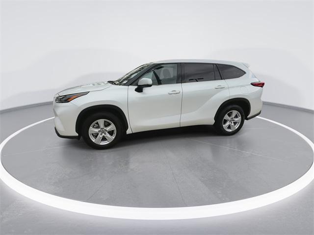 used 2022 Toyota Highlander car, priced at $26,998