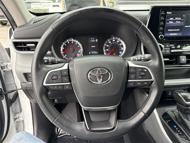 used 2022 Toyota Highlander car, priced at $26,998