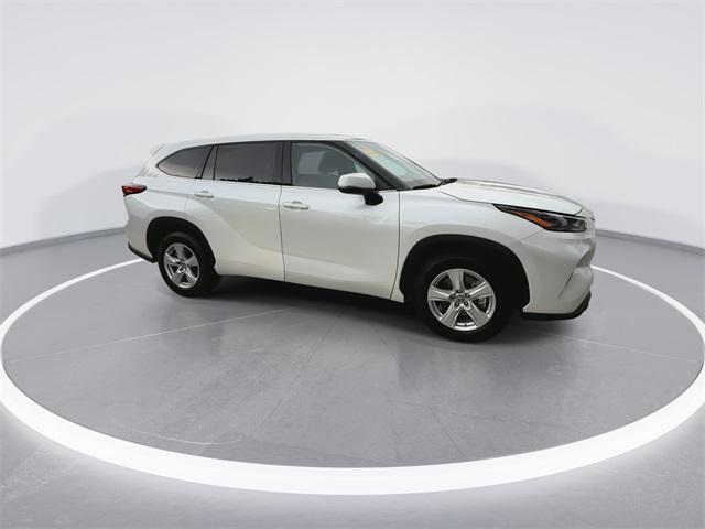 used 2022 Toyota Highlander car, priced at $26,998