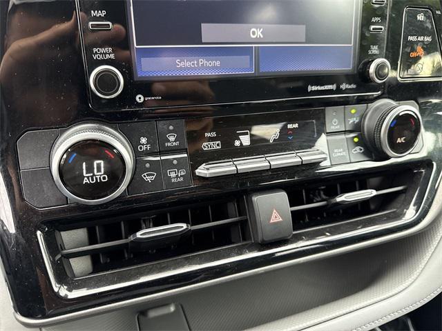 used 2022 Toyota Highlander car, priced at $26,998