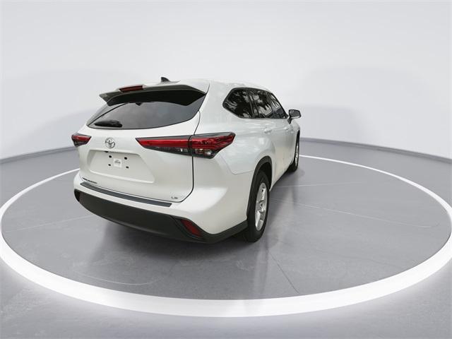 used 2022 Toyota Highlander car, priced at $26,998