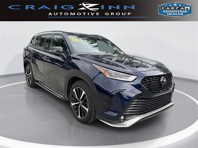 used 2022 Toyota Highlander car, priced at $32,998