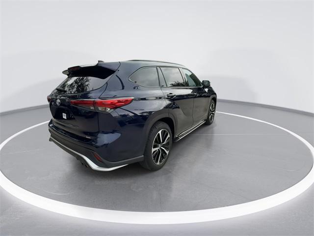used 2022 Toyota Highlander car, priced at $32,998