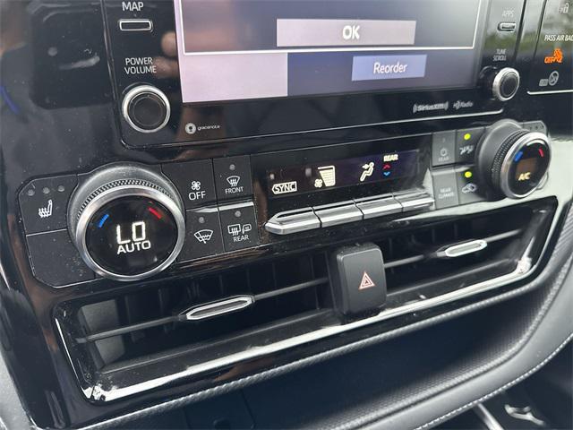 used 2022 Toyota Highlander car, priced at $32,998