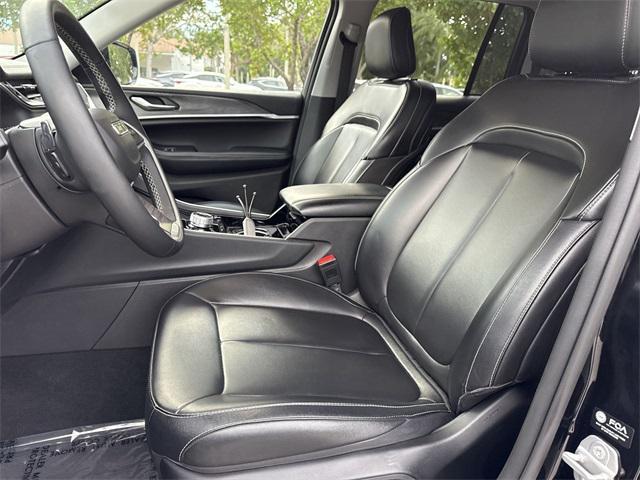 used 2023 Jeep Grand Cherokee car, priced at $26,998