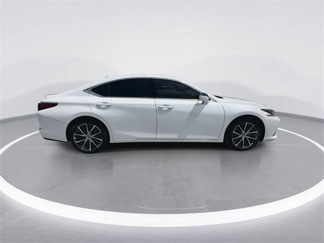 new 2025 Lexus ES 350 car, priced at $48,534