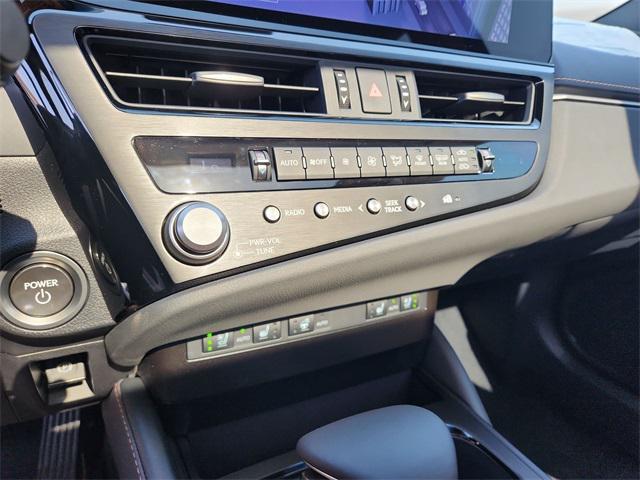 new 2025 Lexus ES 300h car, priced at $51,414