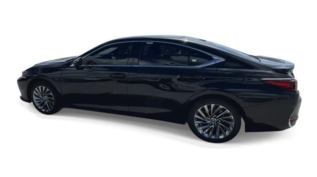 new 2024 Lexus ES 300h car, priced at $56,690