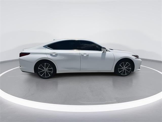 new 2024 Lexus ES 350 car, priced at $48,105