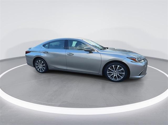 used 2021 Lexus ES 300h car, priced at $32,798