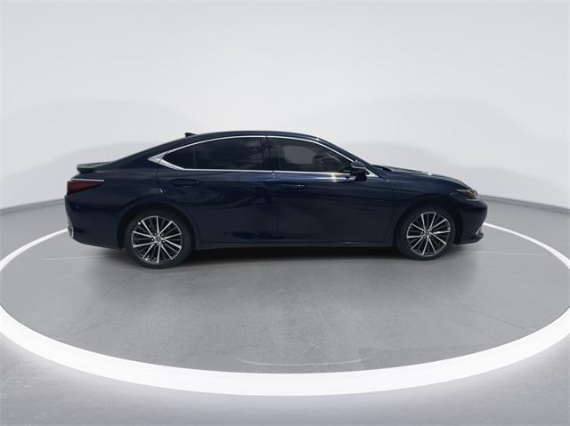 new 2025 Lexus ES 300h car, priced at $50,694