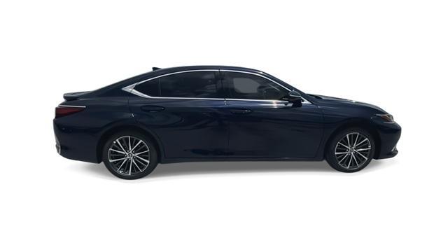 new 2025 Lexus ES 300h car, priced at $50,694