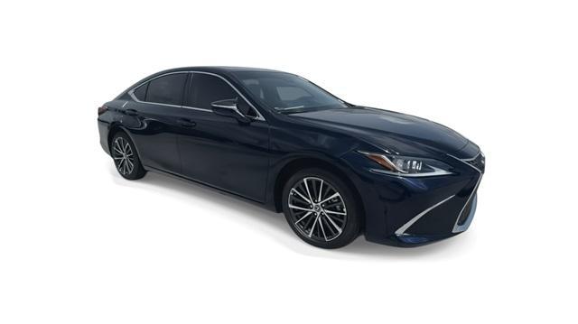 new 2025 Lexus ES 300h car, priced at $50,694