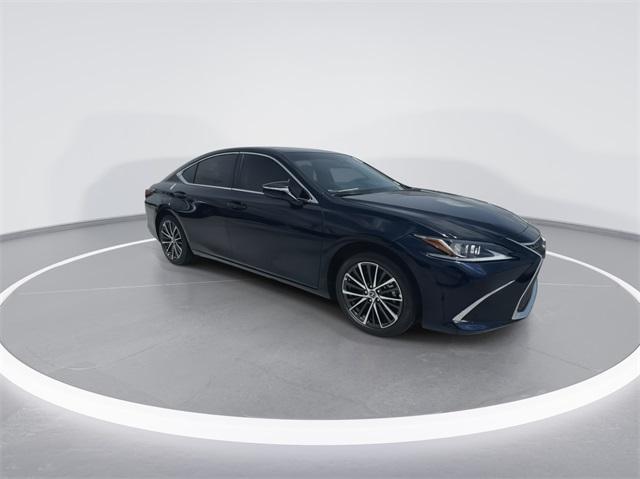 new 2025 Lexus ES 300h car, priced at $50,694