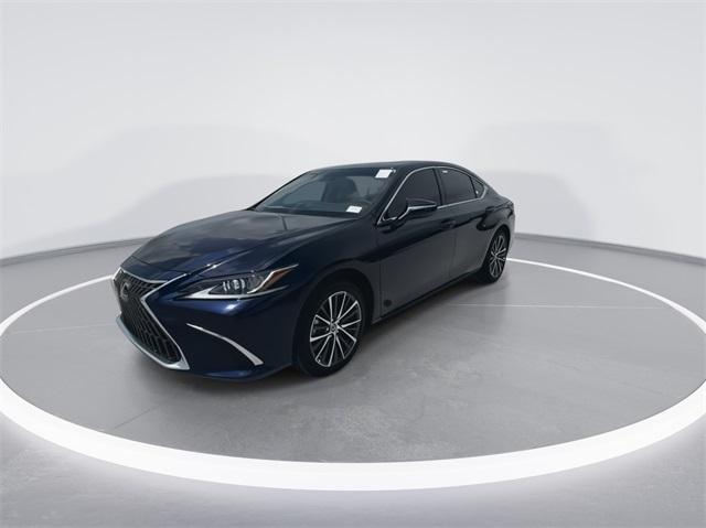 new 2025 Lexus ES 300h car, priced at $50,694