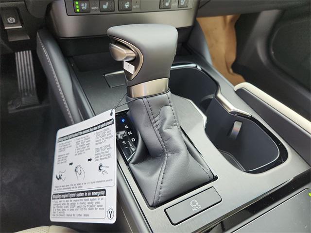 new 2025 Lexus ES 350 car, priced at $48,034