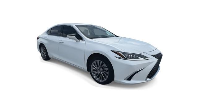 new 2025 Lexus ES 300h car, priced at $54,404