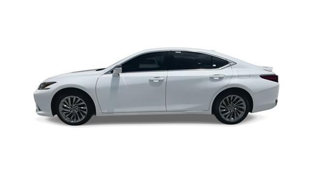 new 2025 Lexus ES 300h car, priced at $54,404