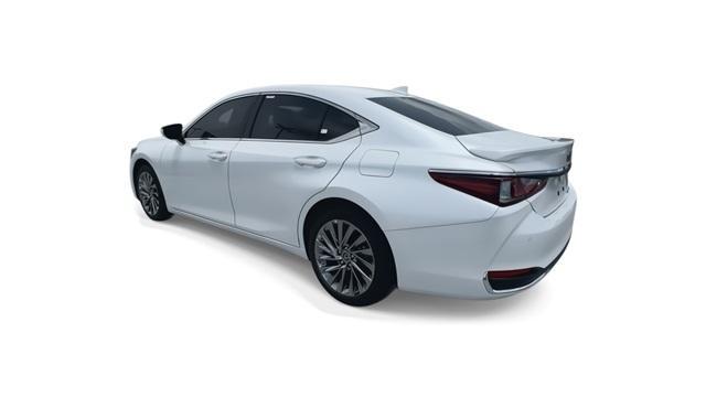 new 2025 Lexus ES 300h car, priced at $54,404