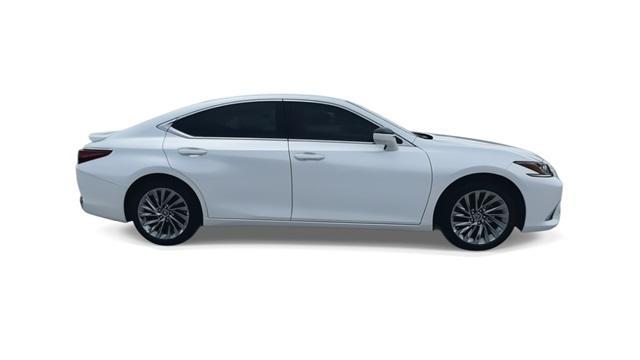 new 2025 Lexus ES 300h car, priced at $54,404