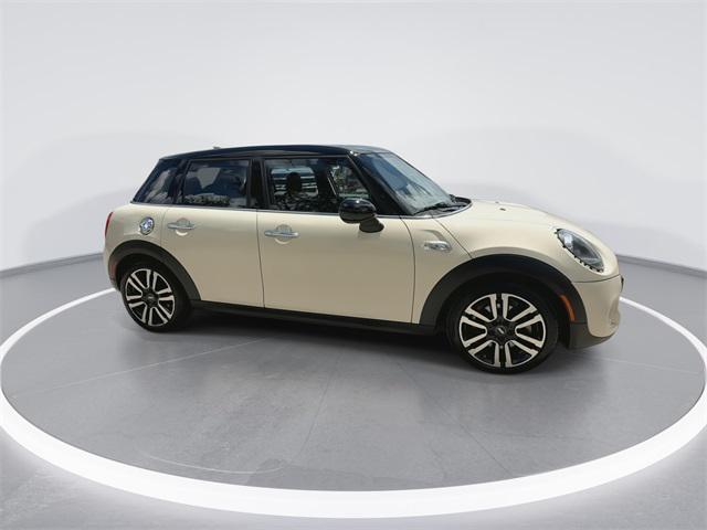 used 2019 MINI Hardtop car, priced at $18,998