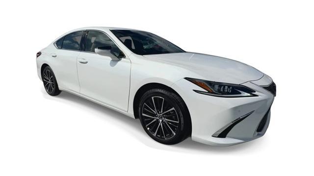 new 2024 Lexus ES 300h car, priced at $51,165