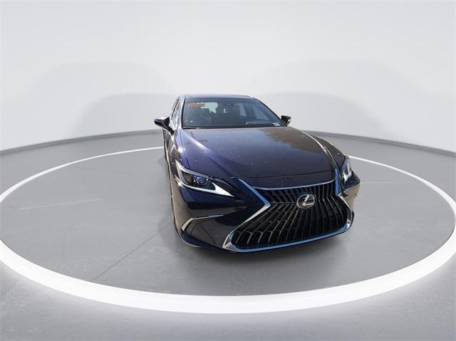 new 2025 Lexus ES 300h car, priced at $50,689