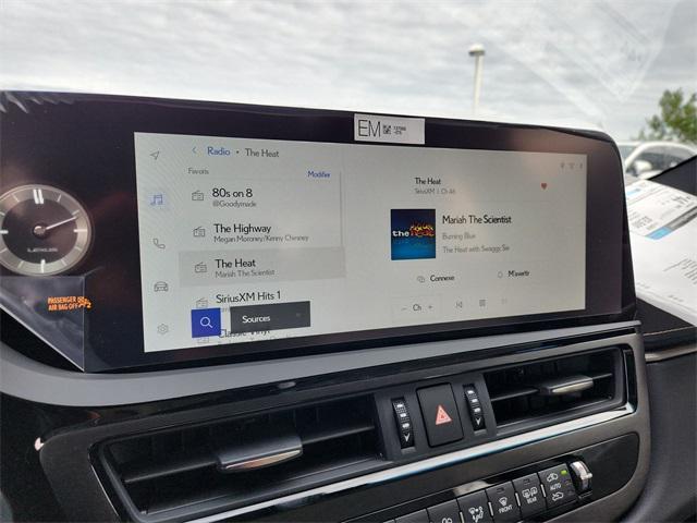 new 2025 Lexus ES 300h car, priced at $51,194