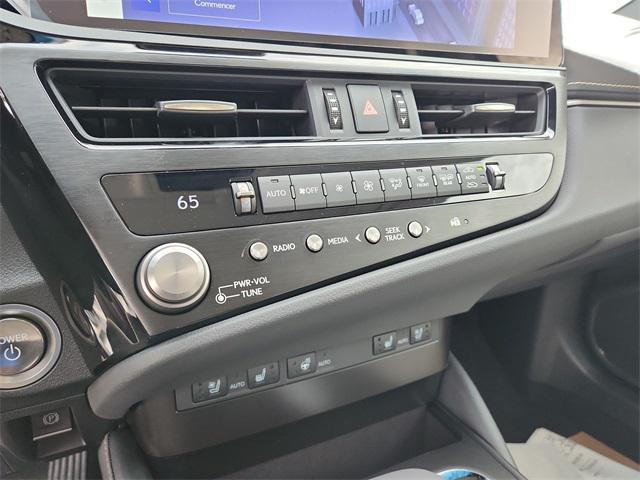 new 2025 Lexus ES 300h car, priced at $51,194