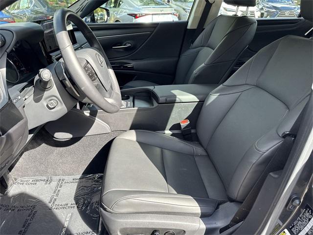 used 2025 Lexus ES 300h car, priced at $43,998